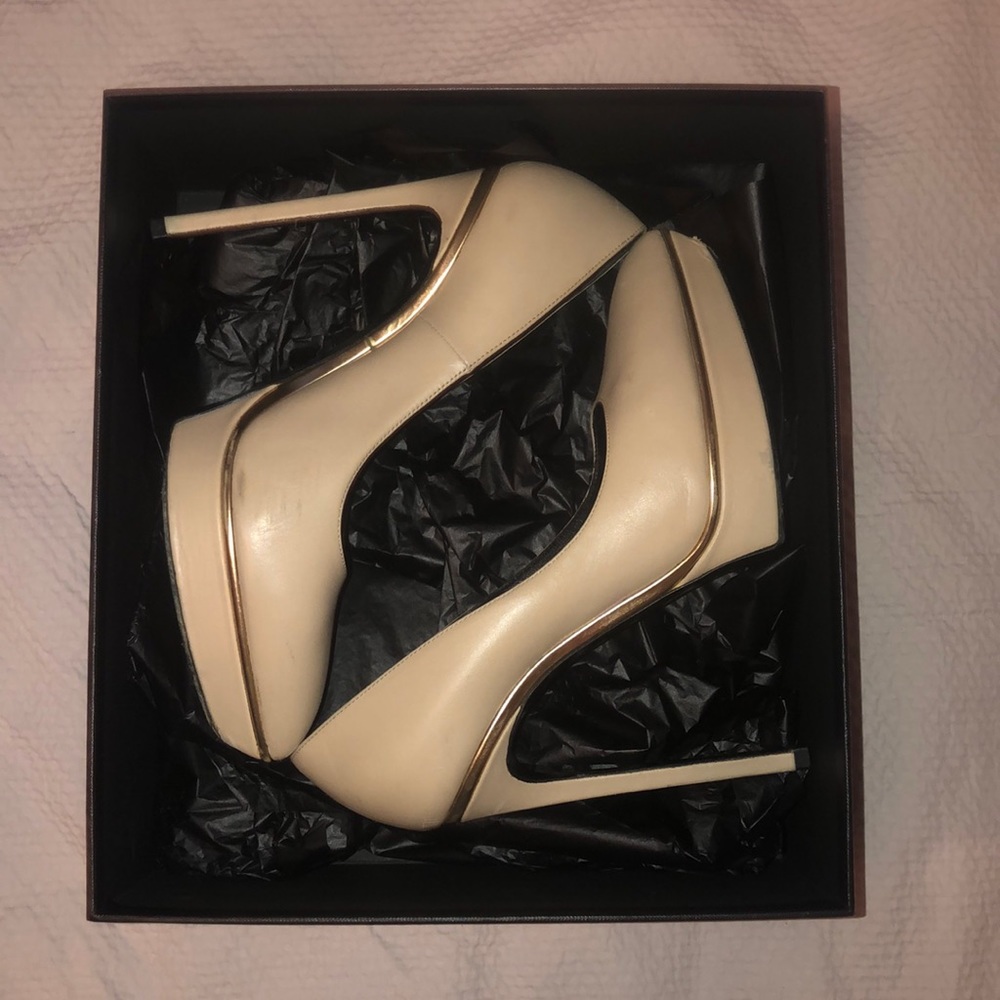 SAINT LAURENT Paris Nude Heels- size 38 1/2